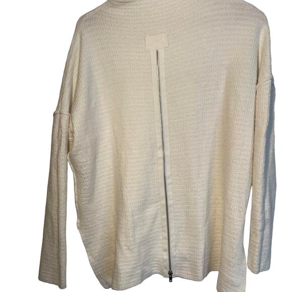 White oversized sweater with zipper - Picture 2 of 3